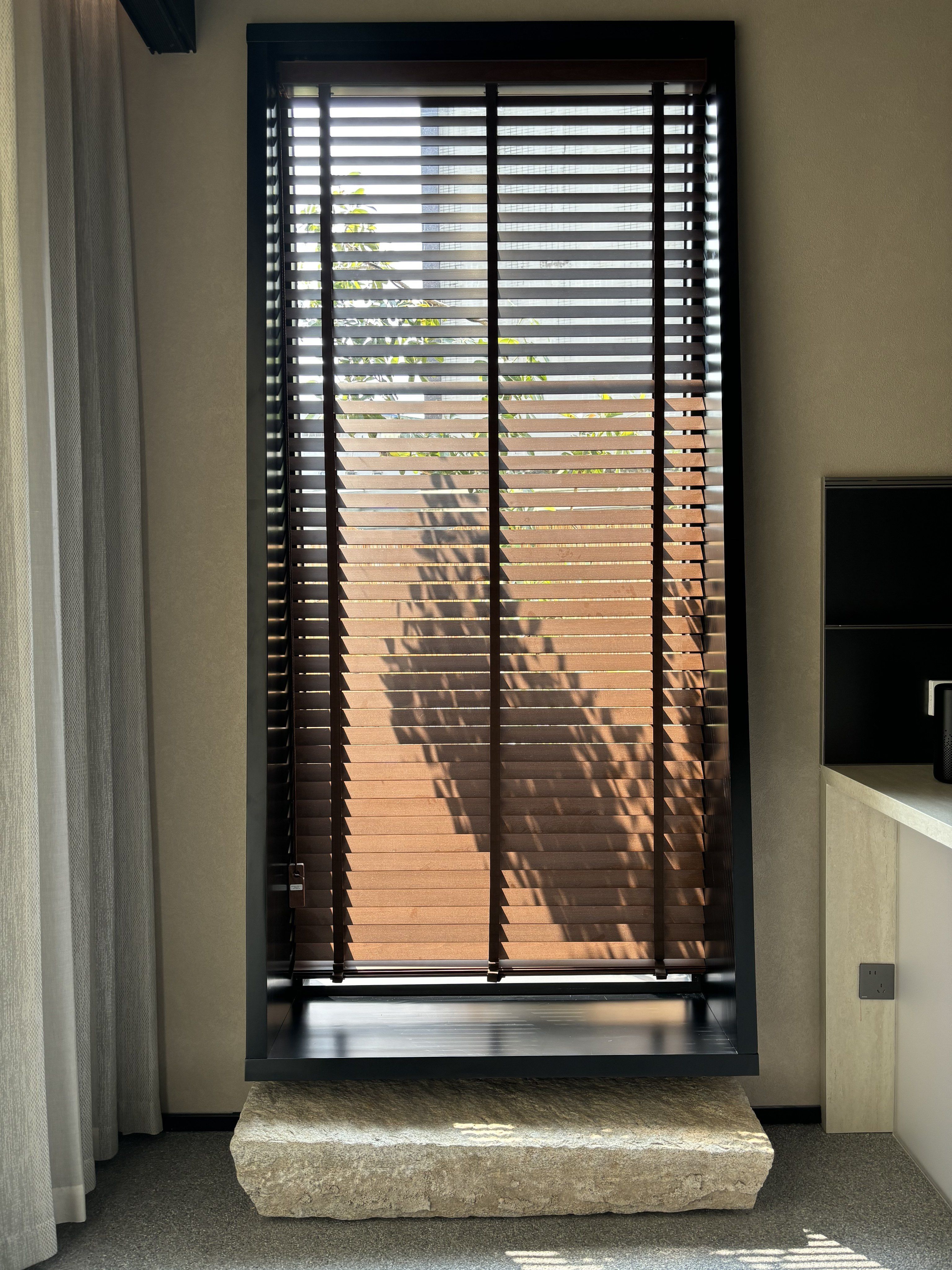 实木百叶窗 (1).jpg